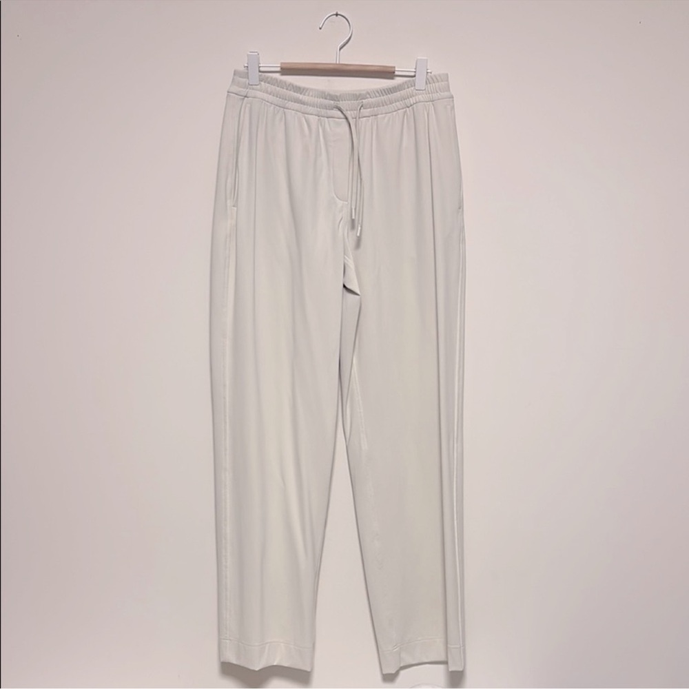 Lululemon bone luxtreme mid rise straight leg trousers sz s